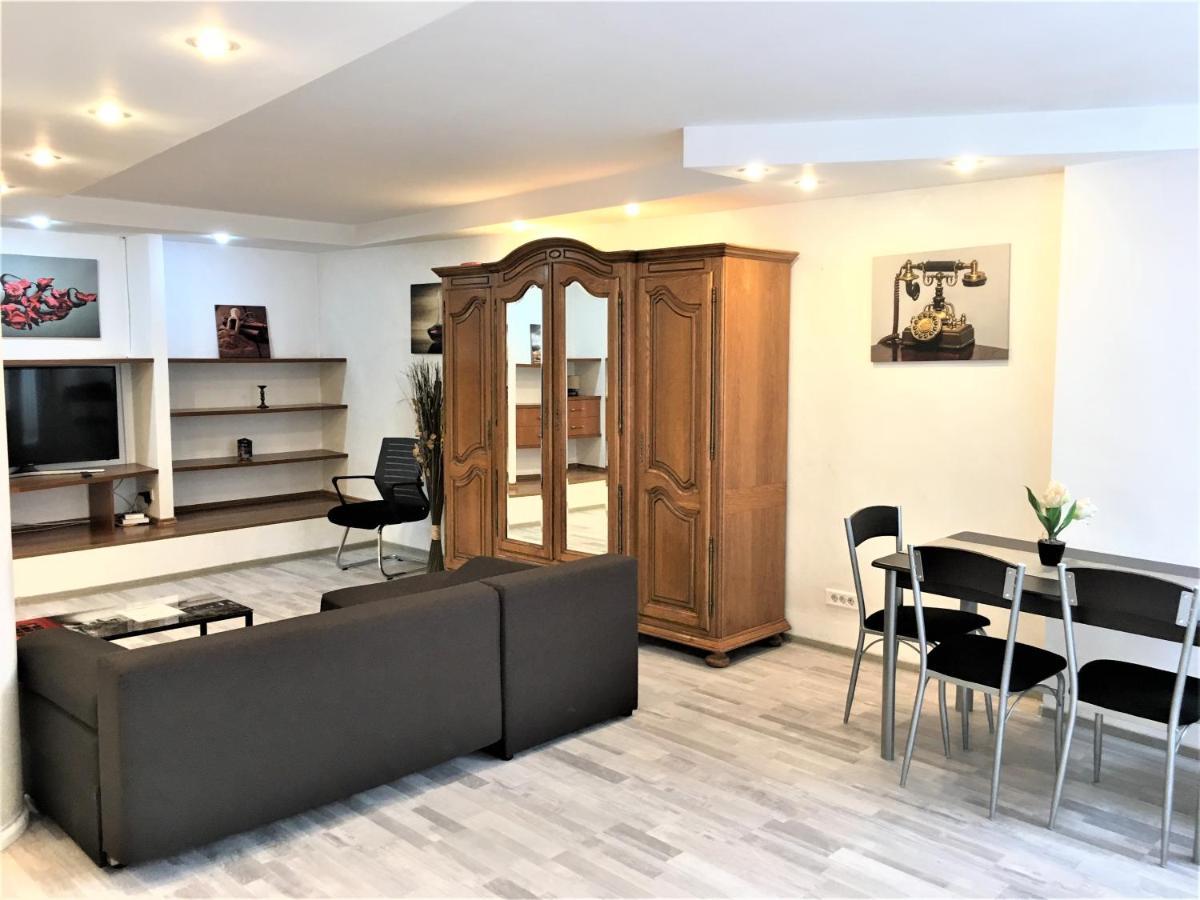 Large Apartment In Ultra-Central Location براشوف المظهر الخارجي الصورة