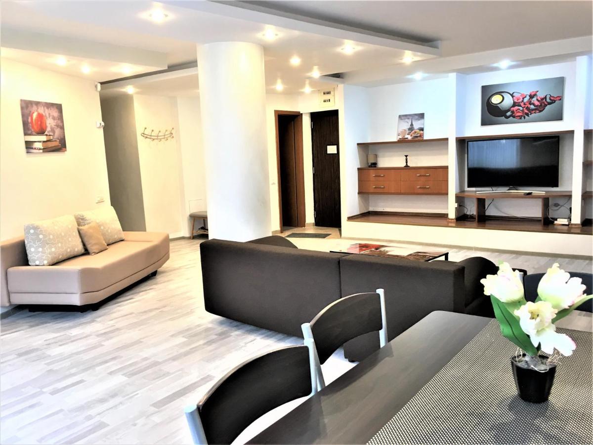 Large Apartment In Ultra-Central Location براشوف المظهر الخارجي الصورة