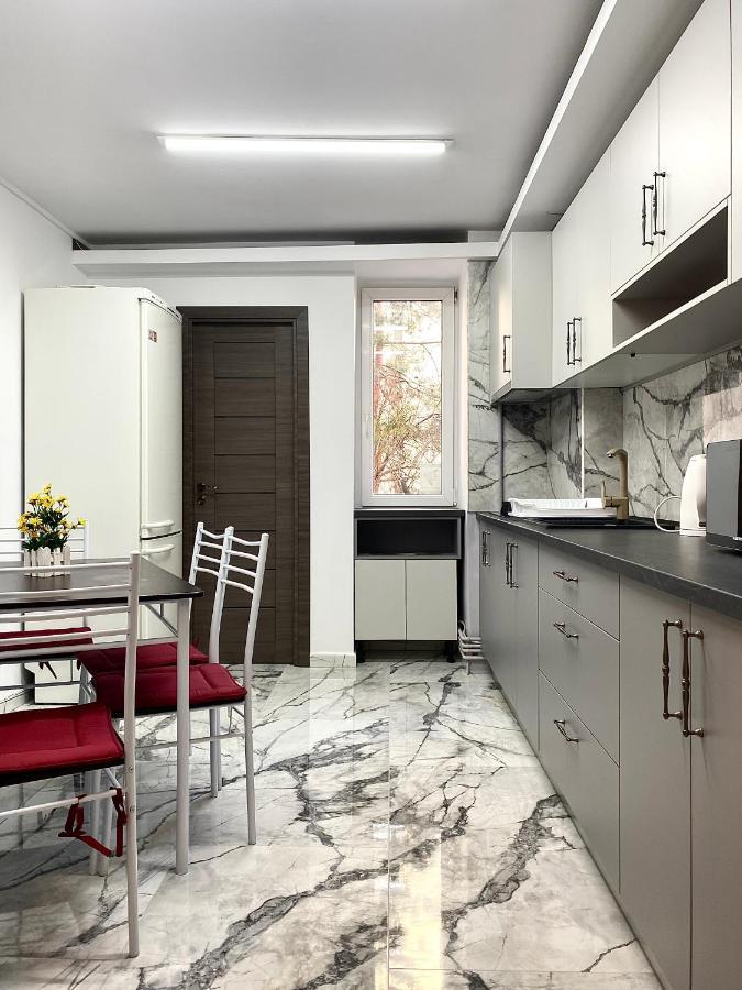 Large Apartment In Ultra-Central Location براشوف المظهر الخارجي الصورة