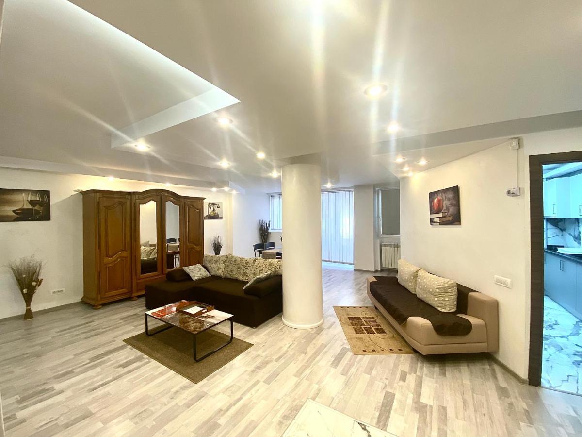 Large Apartment In Ultra-Central Location براشوف المظهر الخارجي الصورة