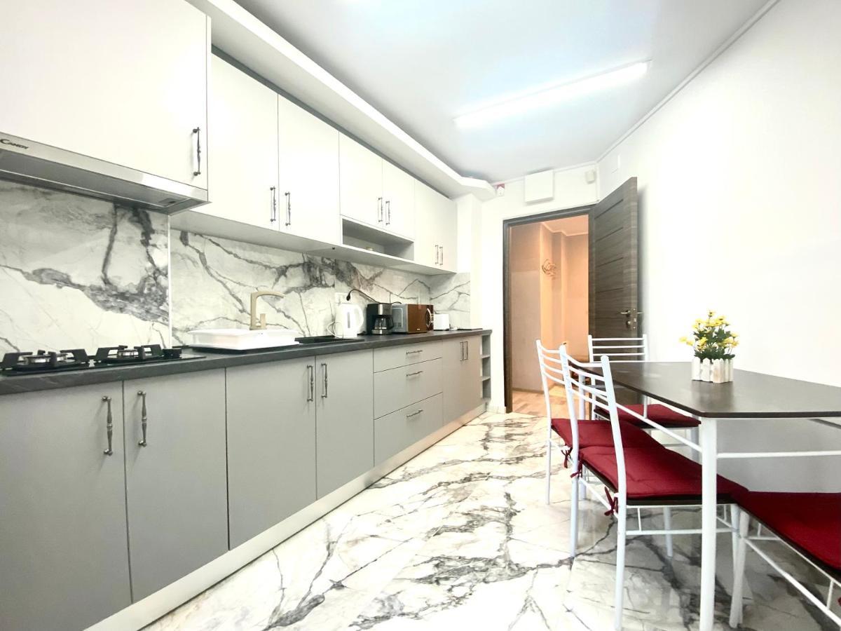 Large Apartment In Ultra-Central Location براشوف المظهر الخارجي الصورة